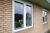 Sidehængte vinduer kan fås i 4 slags materialer